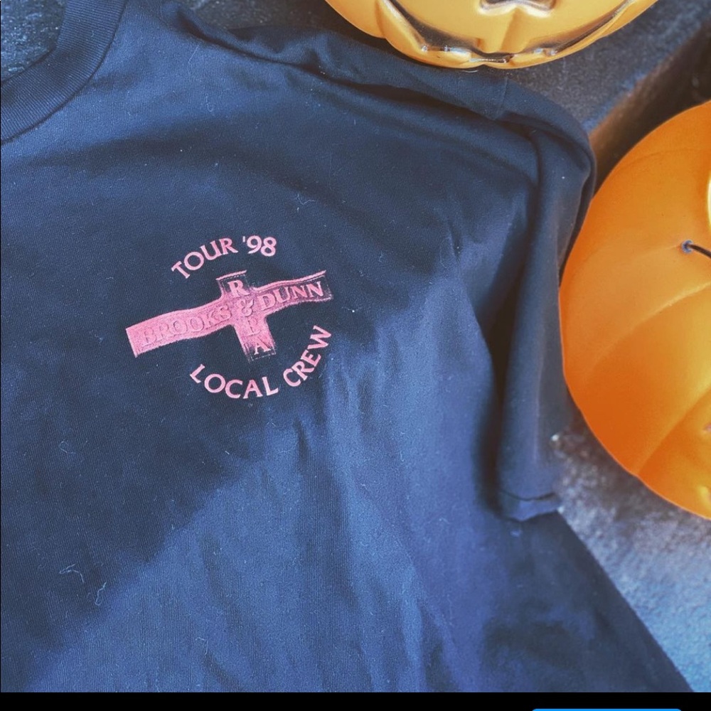 1998 vintage brooks and dunn tee